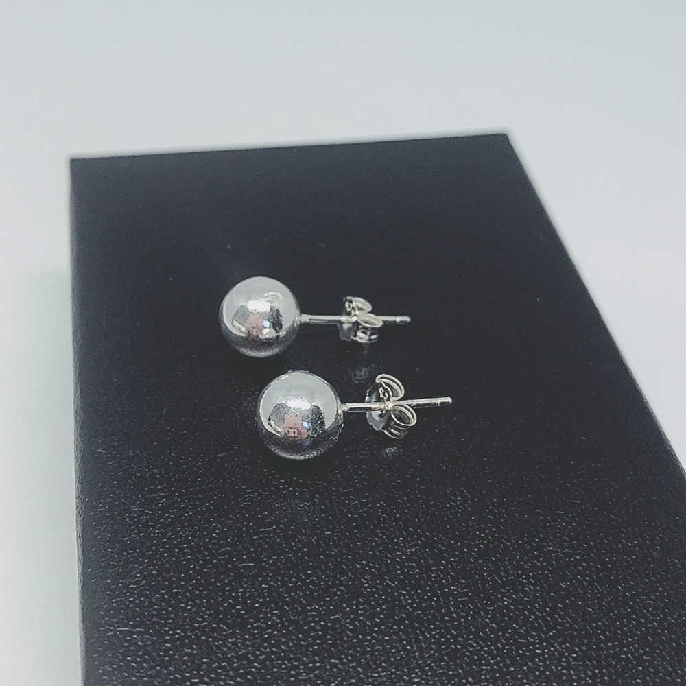 925 Sterling Silver Ball Stud Earring - Picture 6 of 7